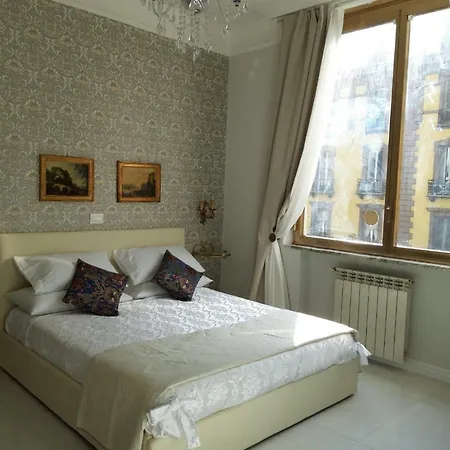 Centro Storico Maschio Angioino House Apartment