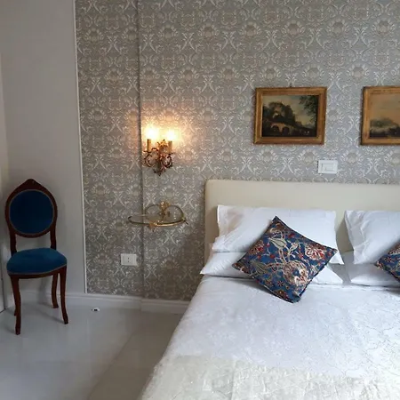 Apartment Centro Storico Maschio Angioino House